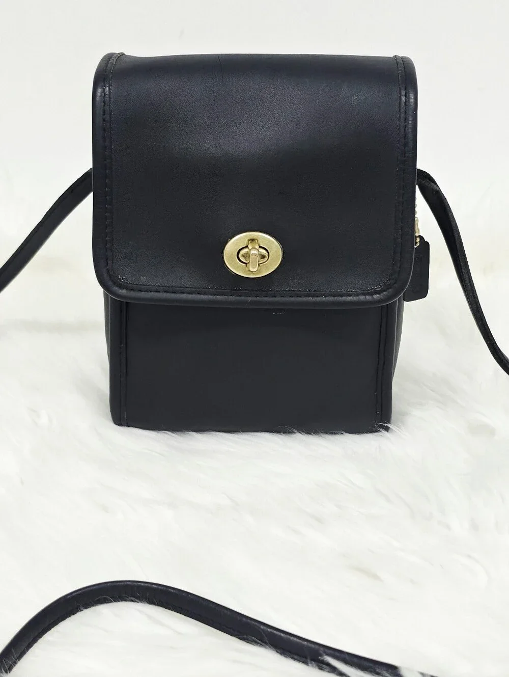Coach 0770 Vintage Black Leather Turnlock Crossbody Shoulder Bag USA Made
